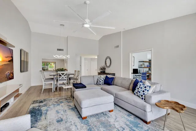 PGA National Palm Beach Gardens Residence photo 27