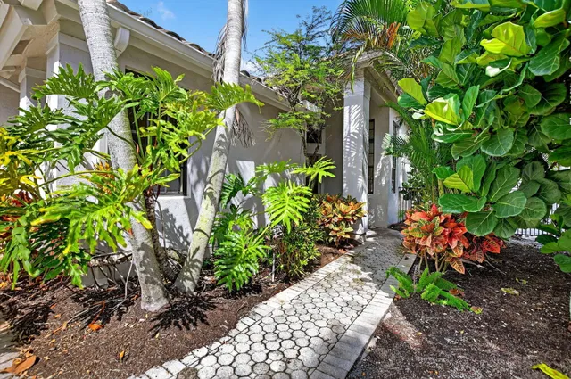 Residence photo 3