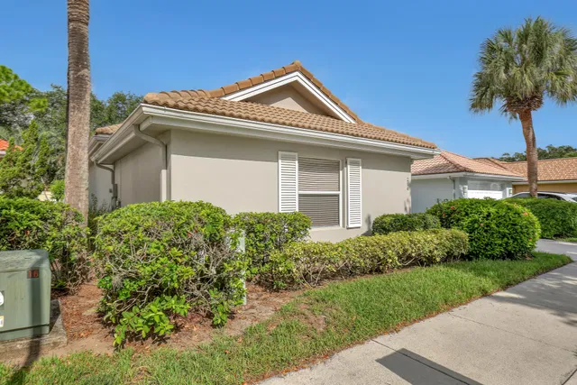 Residence photo 2
