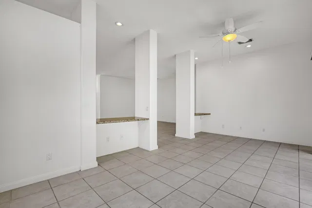 Residence photo 11