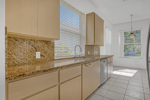 Residence photo 14