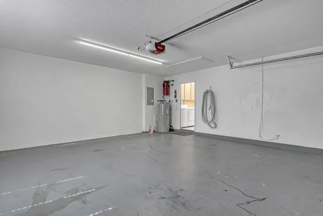 Residence photo 33