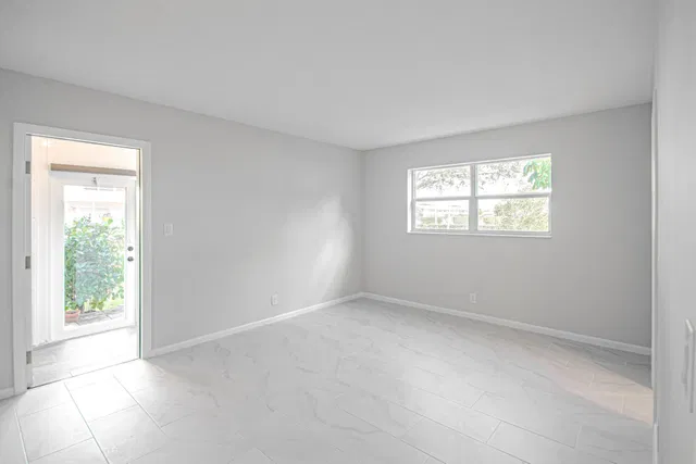 Residence photo 9