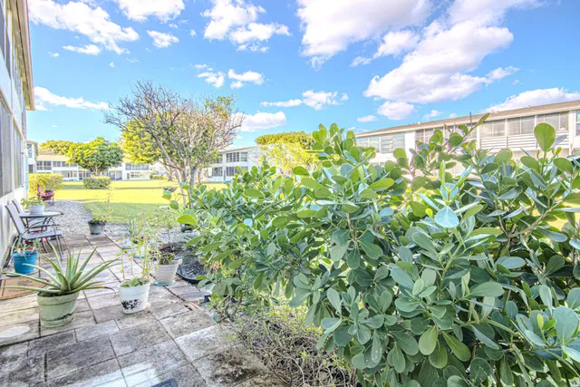  Residence photo 12