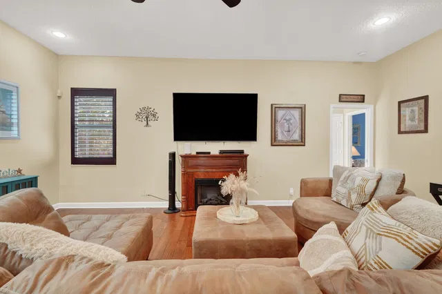  Residence photo 15