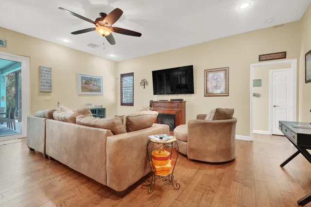  Residence photo 18