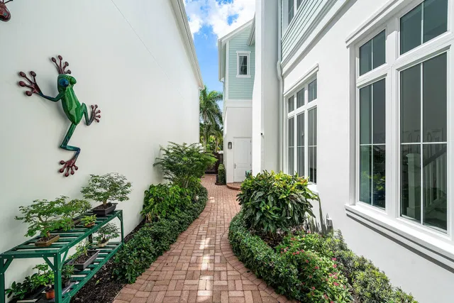 Residence photo 71