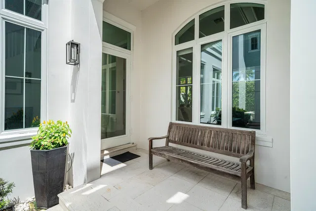 Residence photo 72