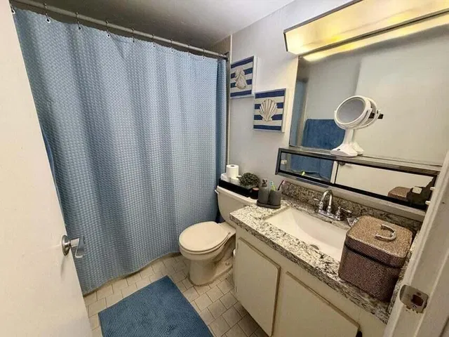 Unit 102 photo 5