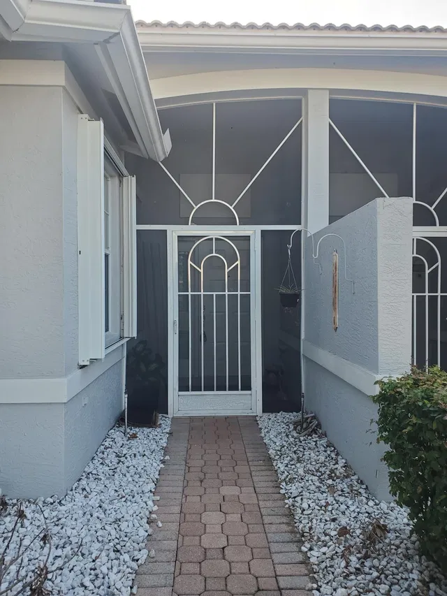 Residence photo 2