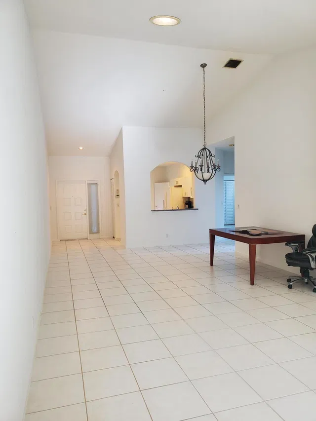 Residence photo 12