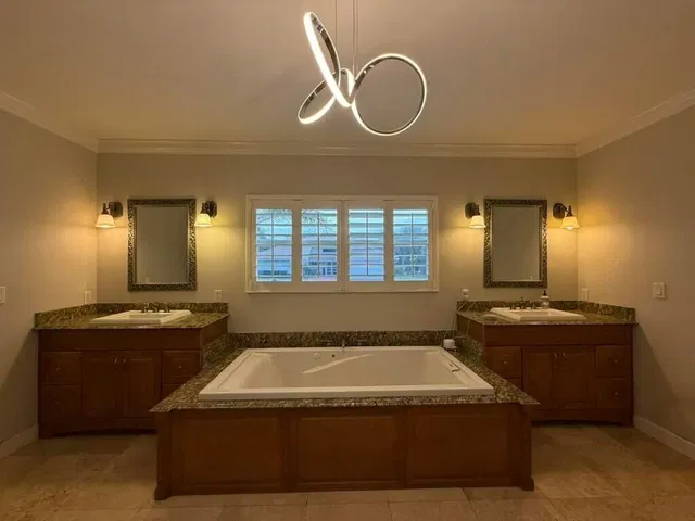 Residence photo 3