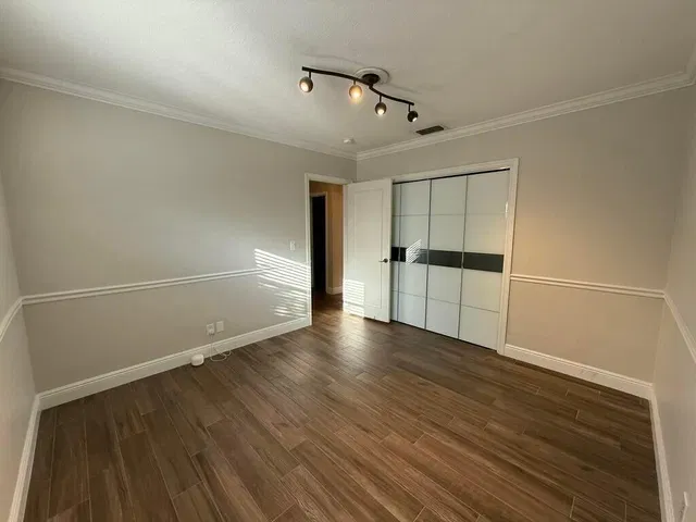 Residence photo 5