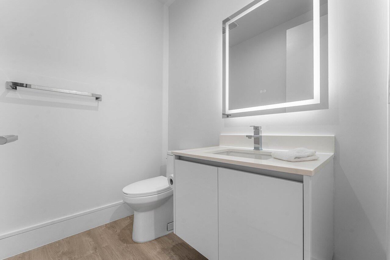 Nautilus 220 Unit 702 photo 6