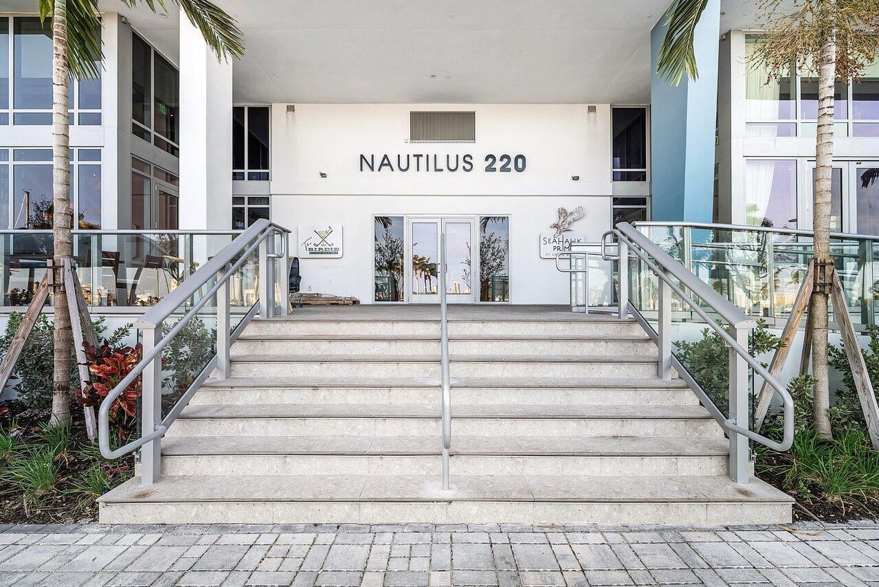 Nautilus 220 Unit 702 photo 15