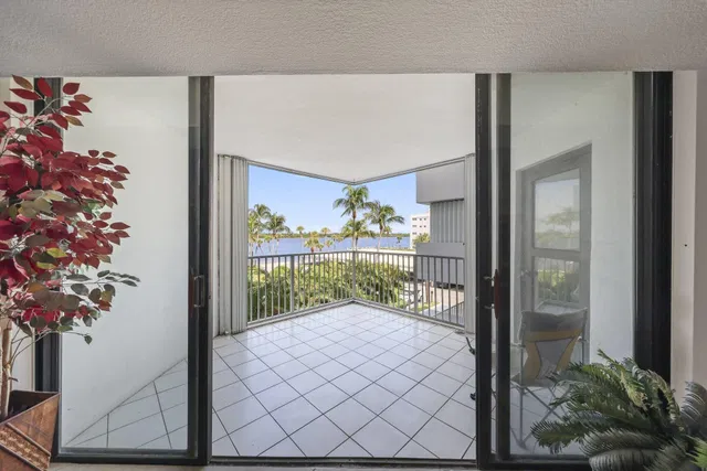 South Palm Beach Unit 302 photo 18