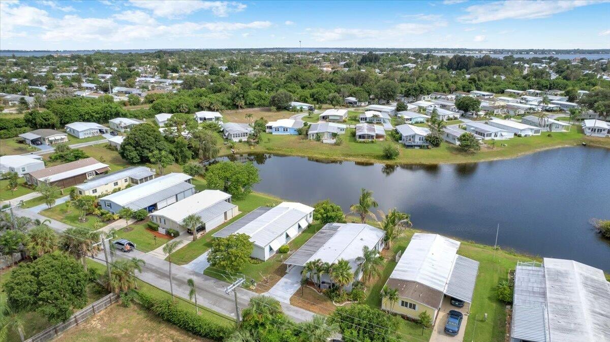 Residence photo 3