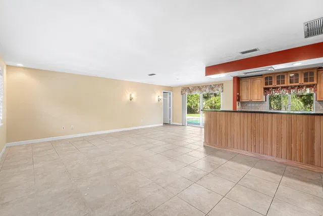 Residence photo 2