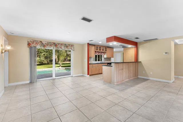 Residence photo 3