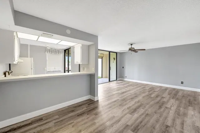 Unit 5104 photo 3