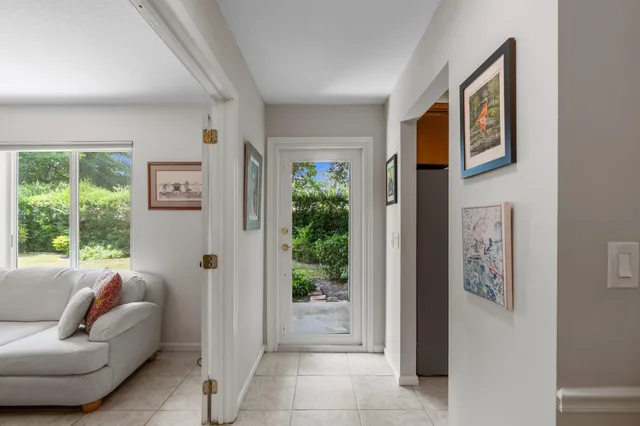  Residence photo 9