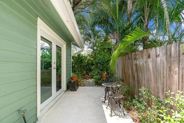  Residence photo 24