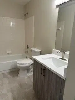 Unit B photo 9