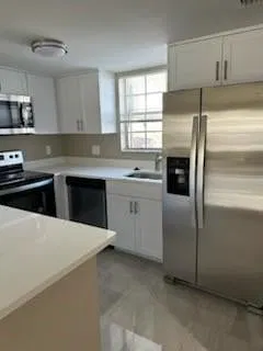 Unit B photo 12
