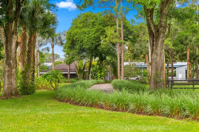 Residence photo 4