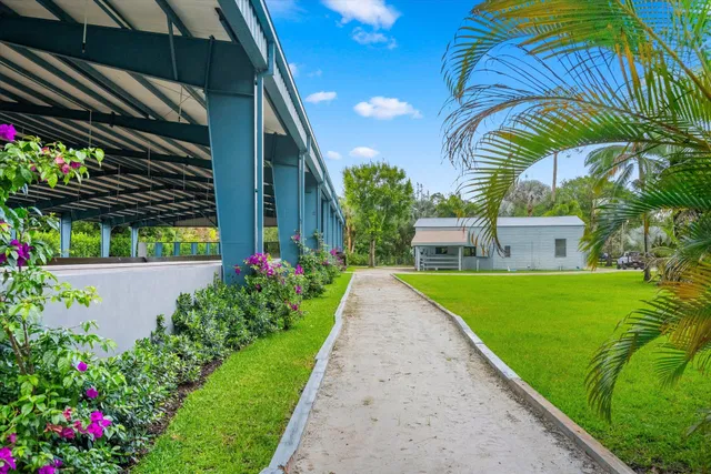 Residence photo 6
