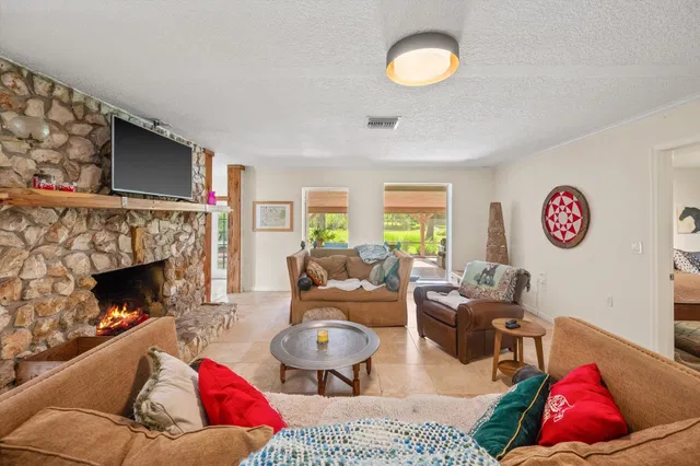 Residence photo 12