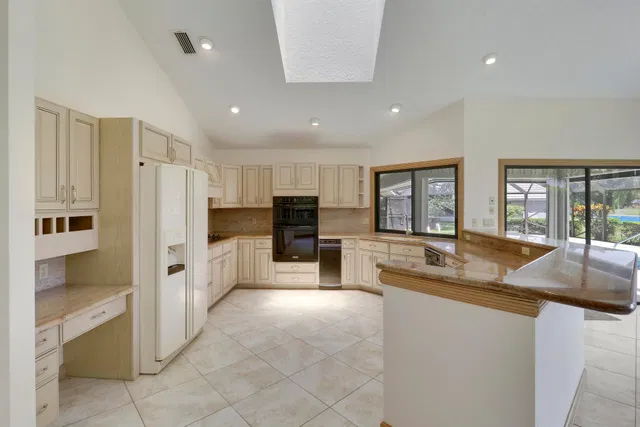 Residence photo 12