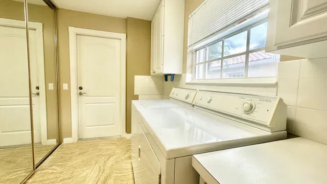Residence photo 2