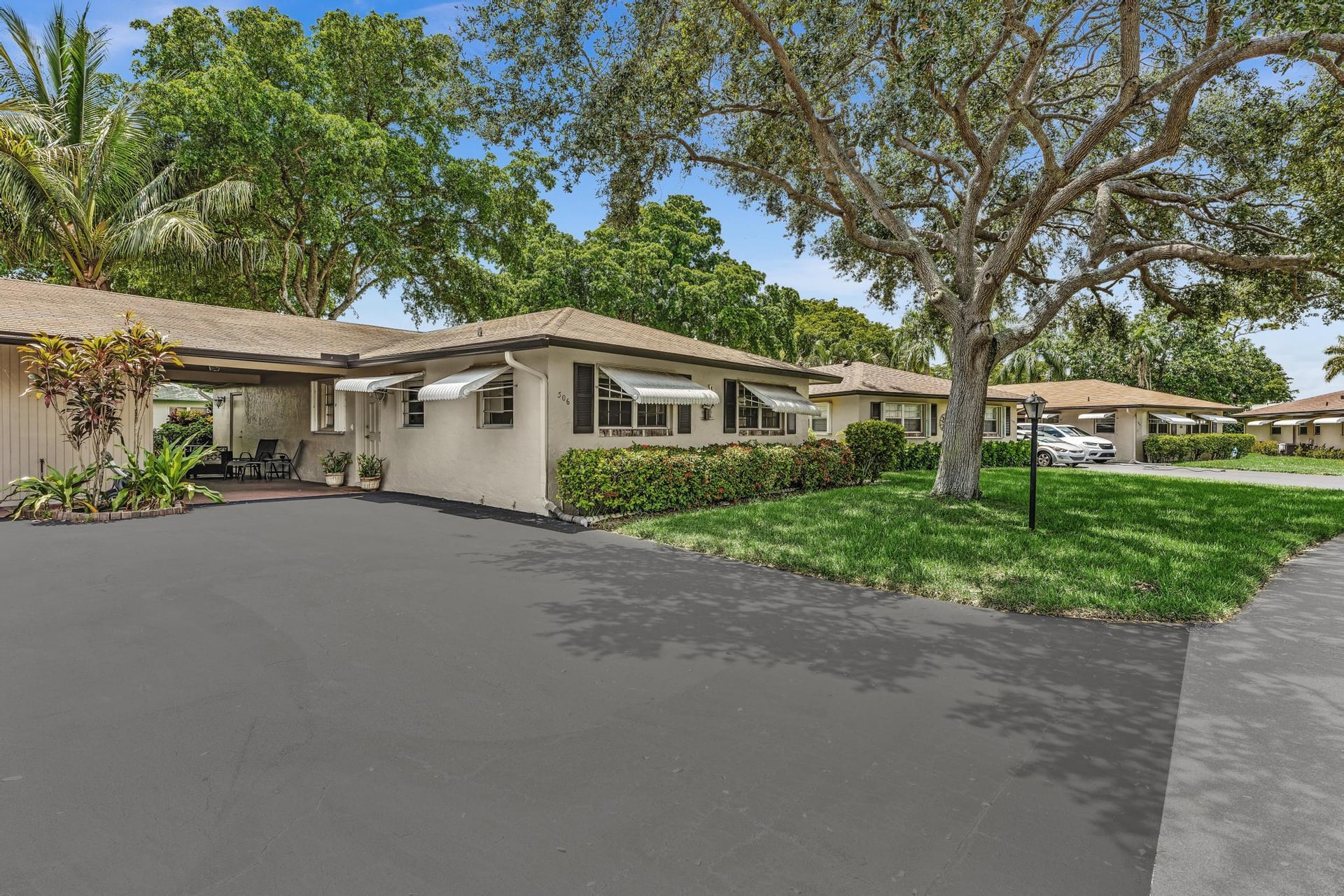 Residence photo 2