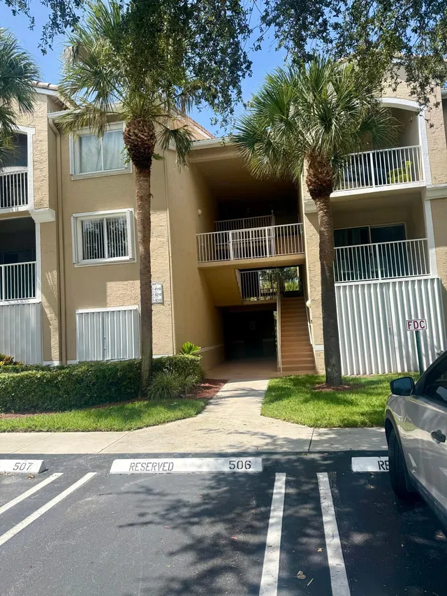 Unit 9207 photo 9