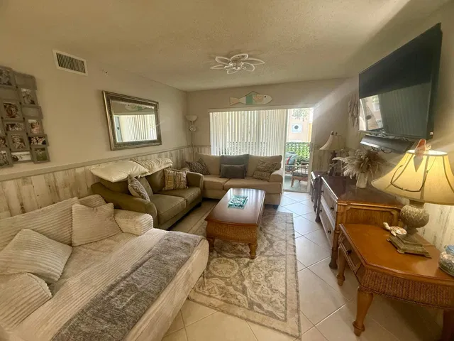 Unit 9207 photo 15