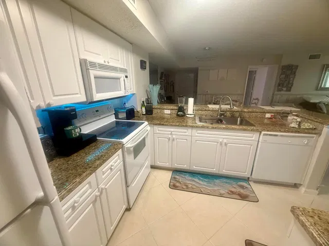 Unit 9207 photo 16