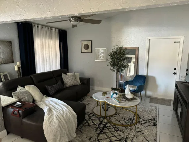 Unit 53 photo 5