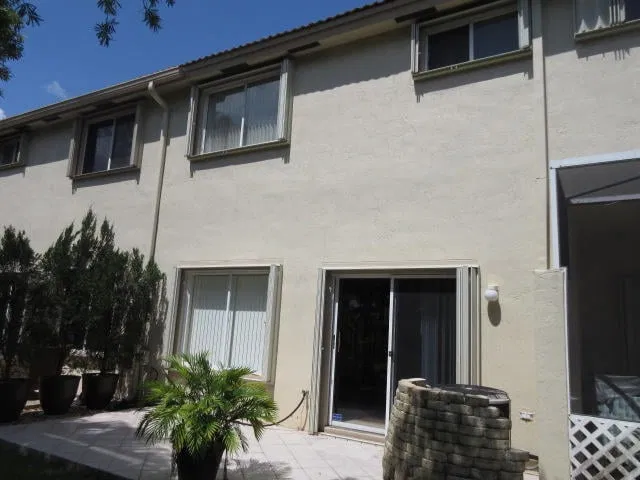 Residence photo 3
