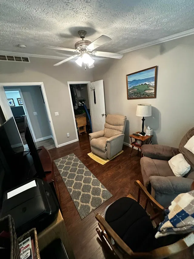 Residence photo 16