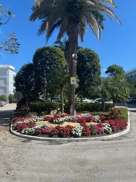 Unit 301 photo 2