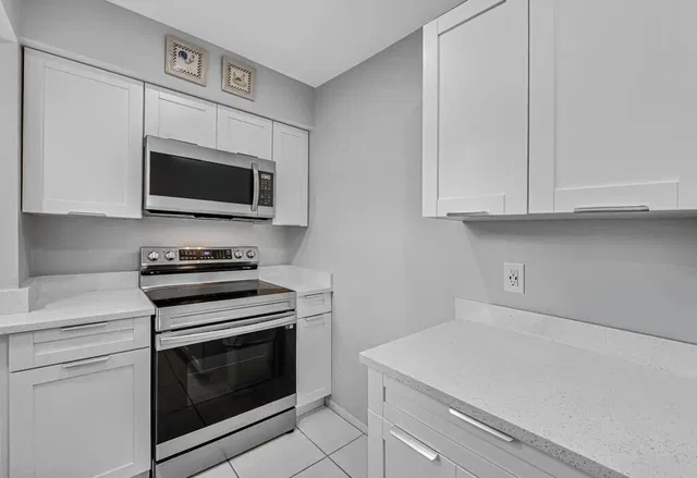  Unit 217 photo 4