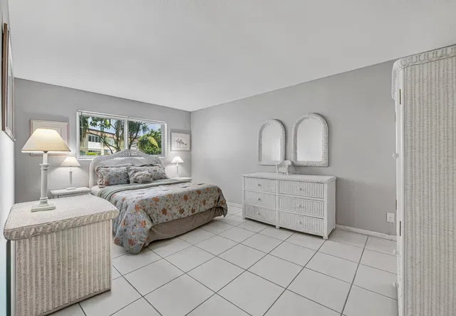  Unit 217 photo 6
