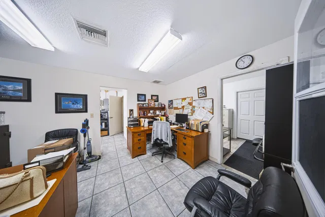 Residence photo 34