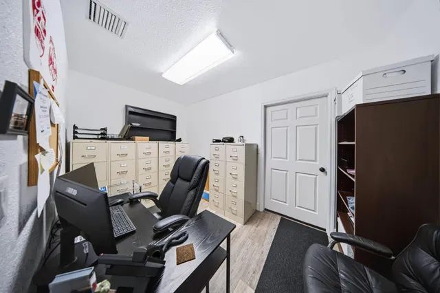 Residence photo 39