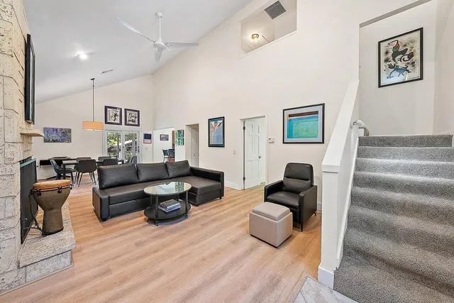 Residence photo 4