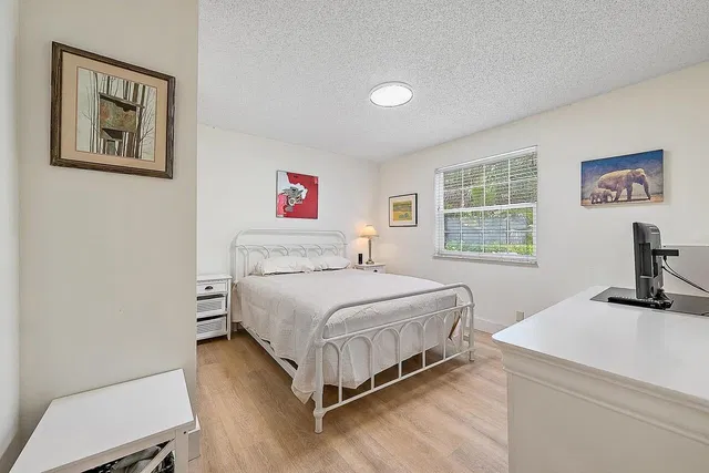Residence photo 8