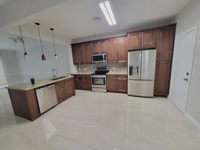 Residence photo 5