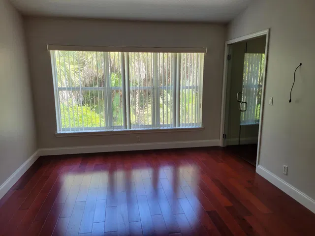 Residence photo 9
