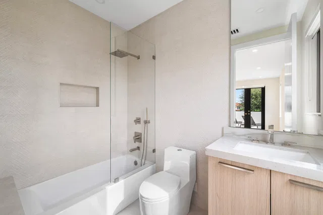 Boca Harbour Residence photo 17